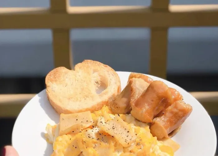 キンノン デラックス コワーキング カフェ ホステル *